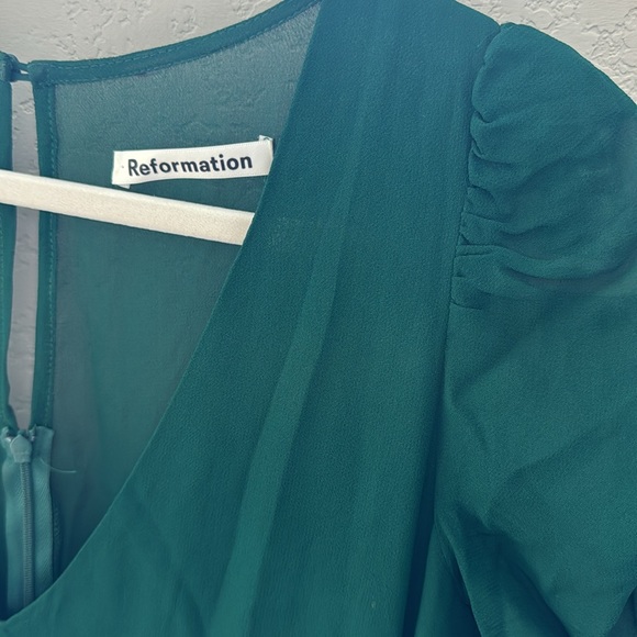 Reformation Cosa Dress in Emerald Green - Picture 4 of 5